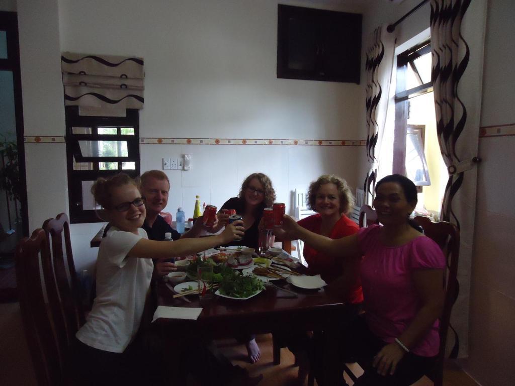 Memories Homestay Хойан Экстерьер фото