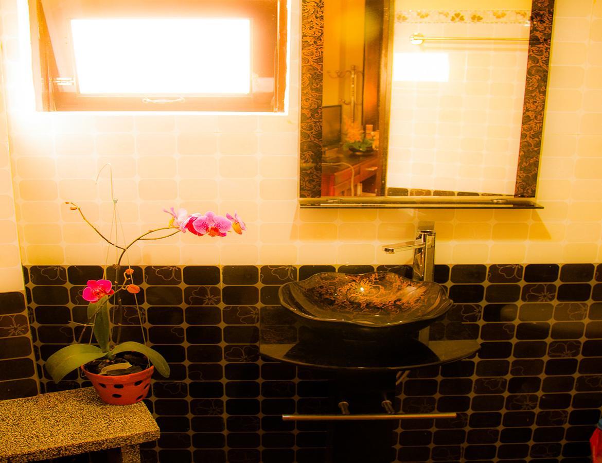 Memories Homestay Хойан Экстерьер фото