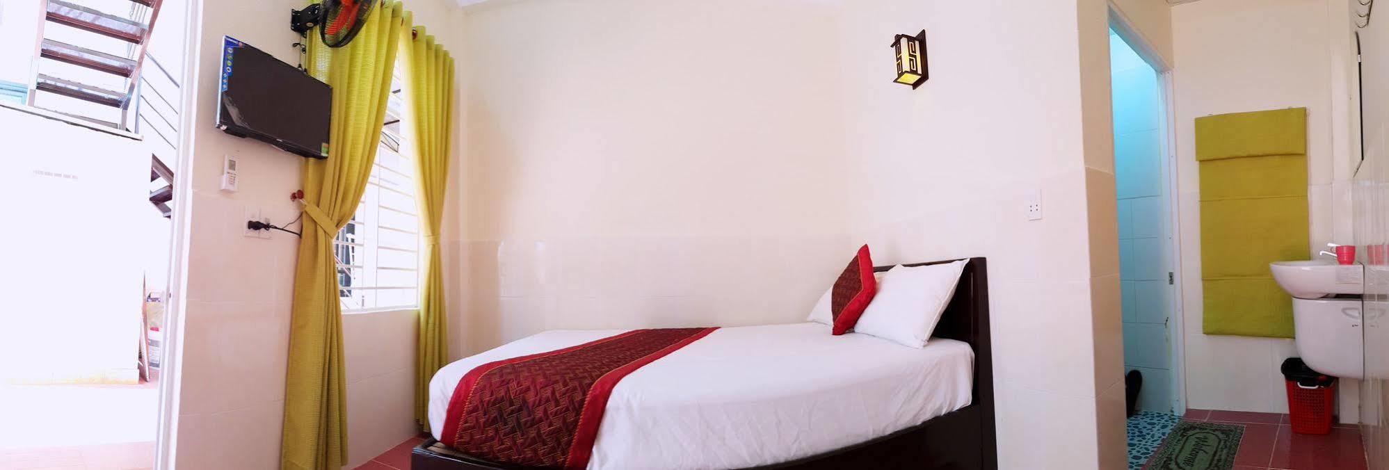 Memories Homestay Хойан Экстерьер фото