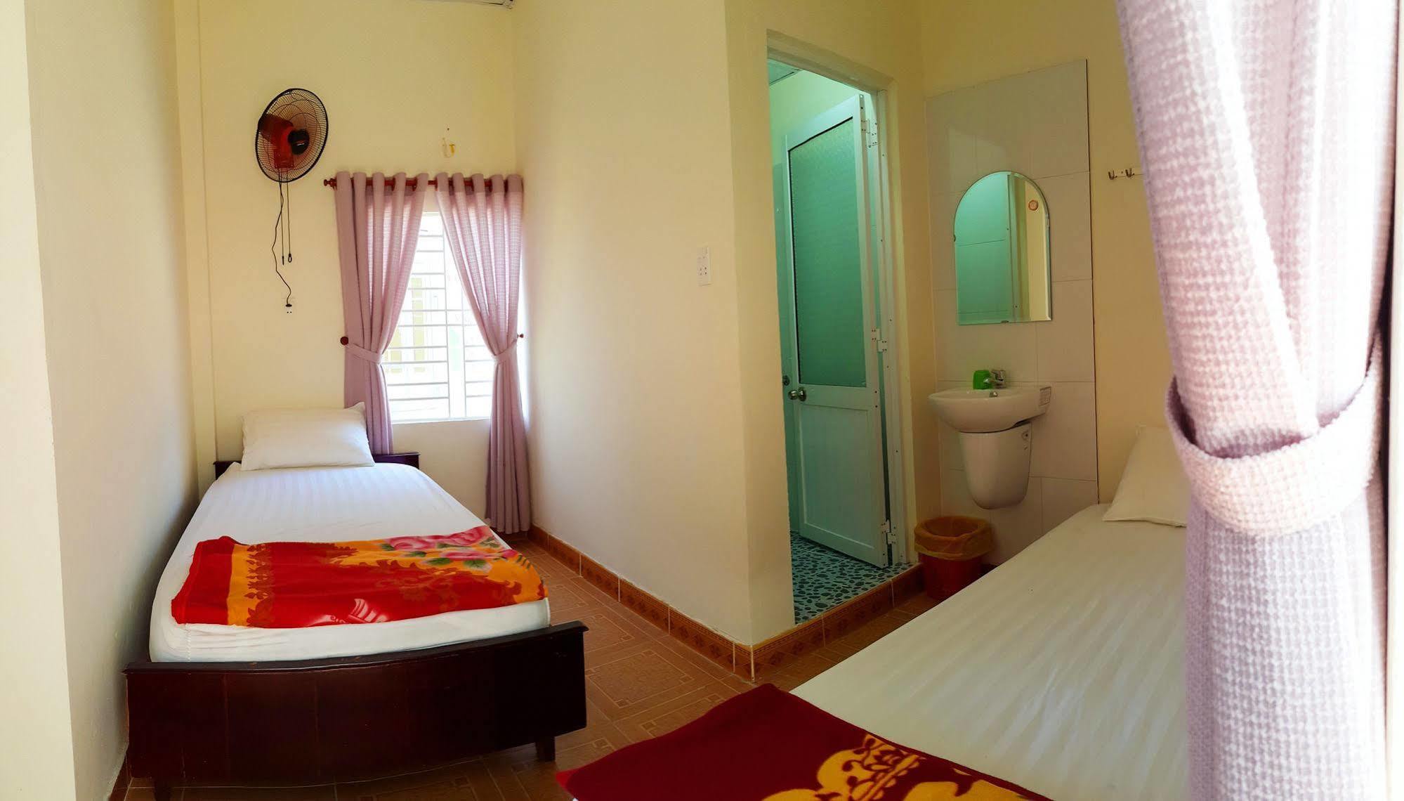 Memories Homestay Хойан Экстерьер фото