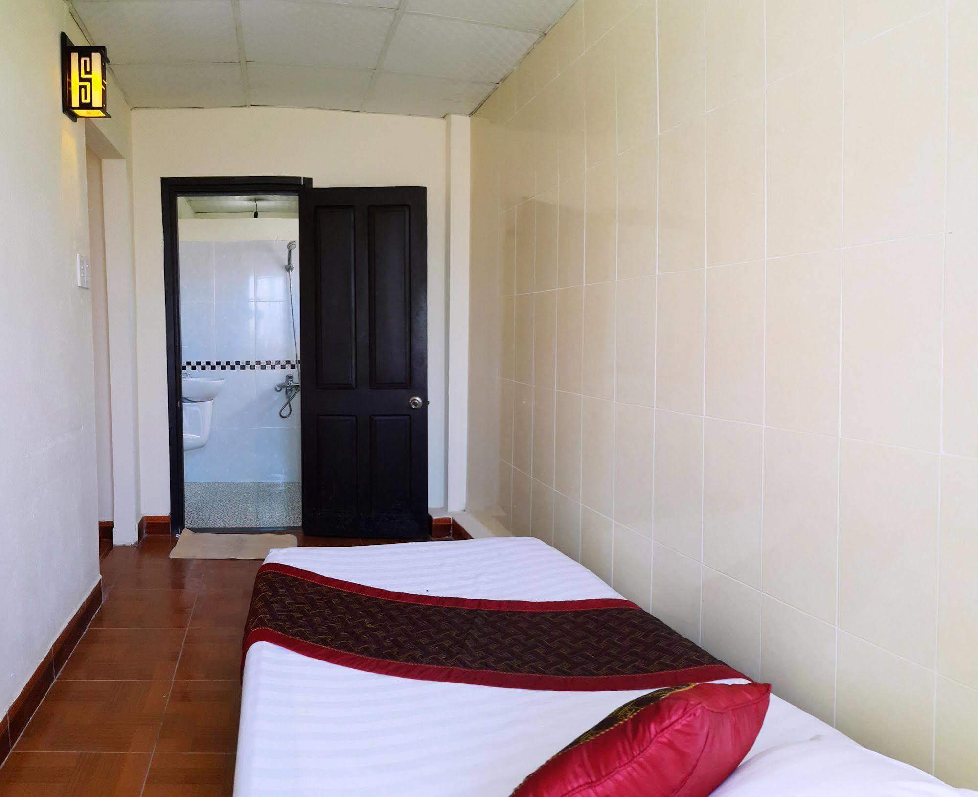 Memories Homestay Хойан Экстерьер фото