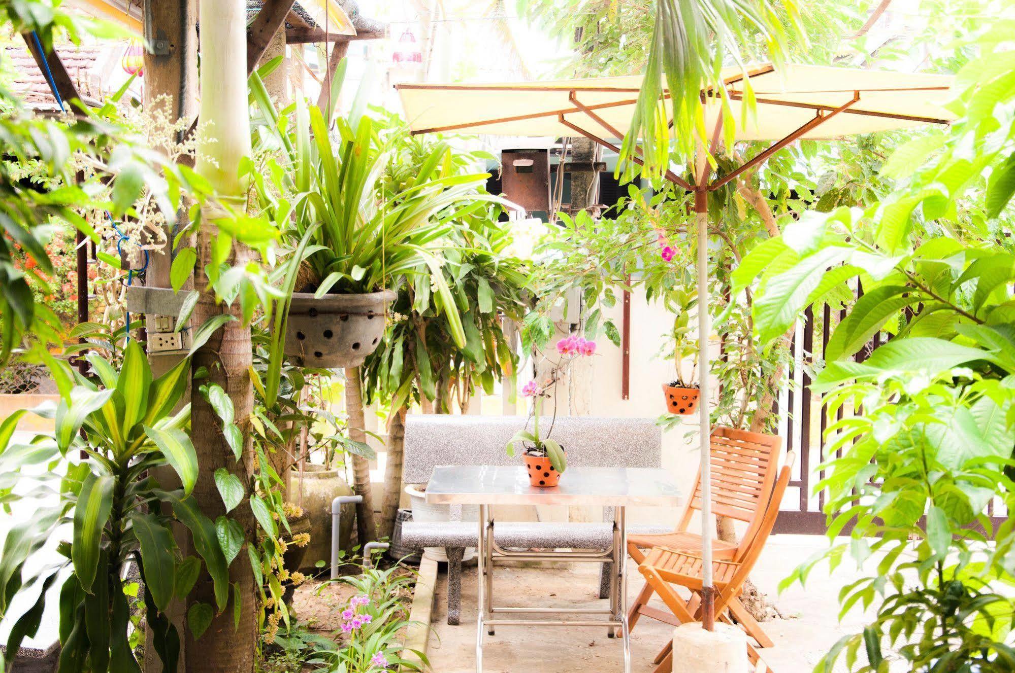 Memories Homestay Хойан Экстерьер фото